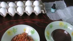 Как покрасить яйца на Пасху луковой шелухой, зеленкой, свеклой, морковью, куркумой, лаком для ногтей?